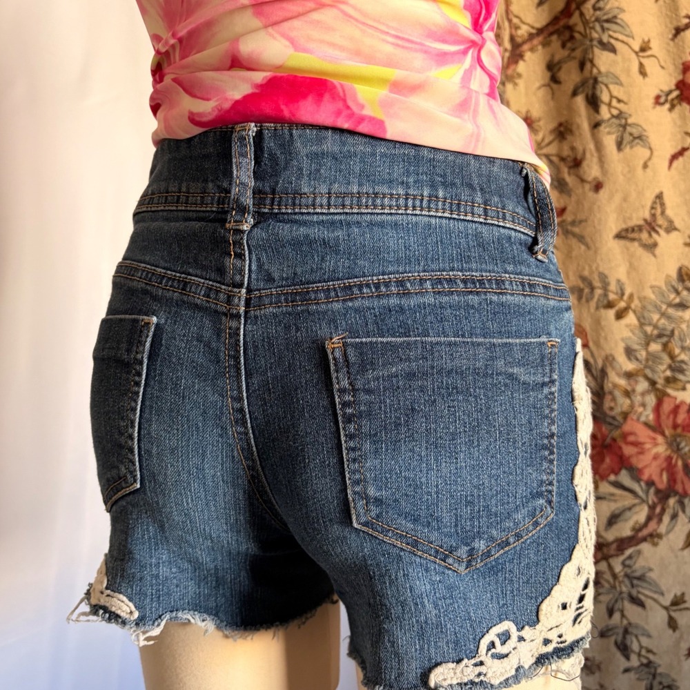Mudd Adorable Y2k Dark Blue Denim with White Crochet Lace Trim Cut Off Shorts